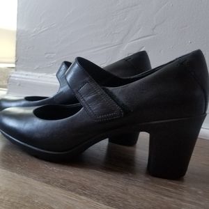 Like New Clark's Artisan Mary Jane Pumps
